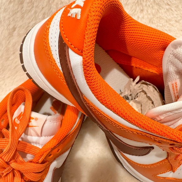 Nike low dunk bronze Eclipse size 6 women’s - Picture 2 of 6